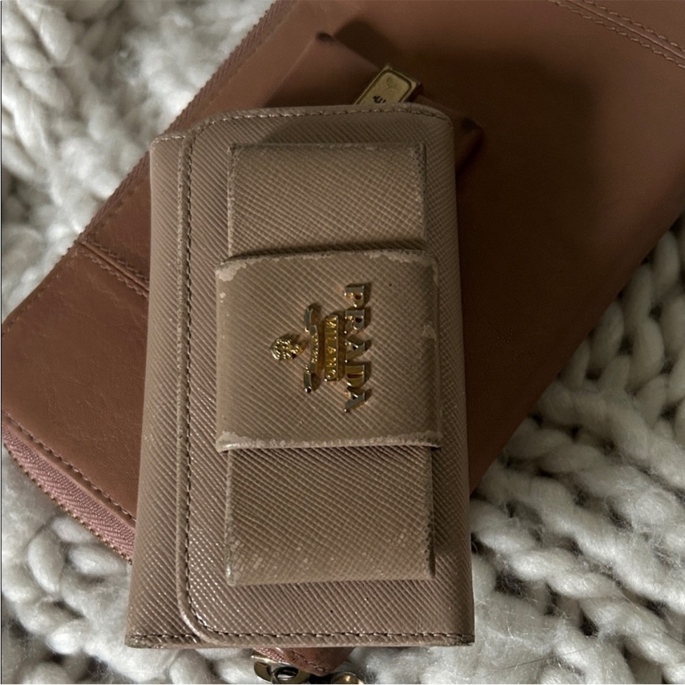 Prada Key Holder & Chloe Wallet Bundle - Picture 8 of 16